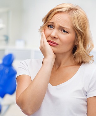 Tooth Extraction | Dawson Dental Centre | General & Family Dentist | Burnaby | BC